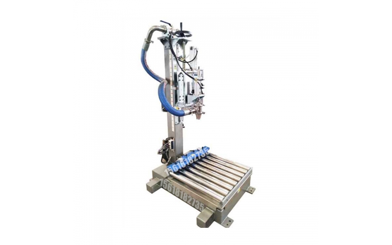 200L半自動(dòng)液體灌裝機(jī)